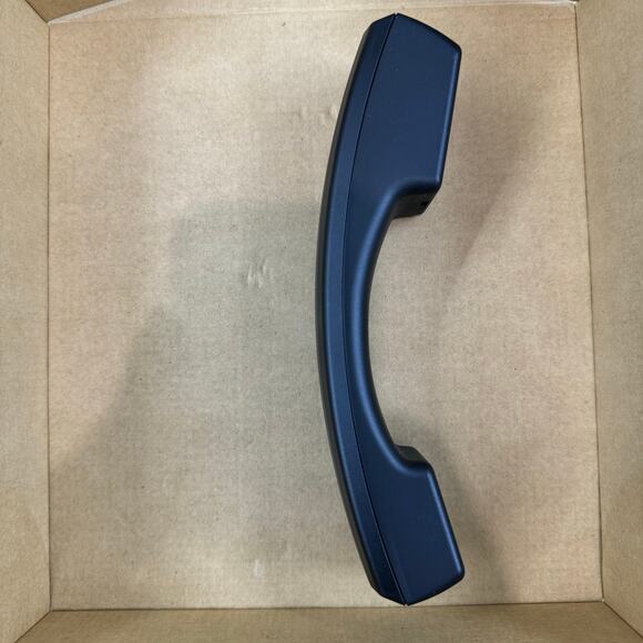 Polycom VVX 350 6-Line IP Desk Phone - Black - Picture 6 of 8